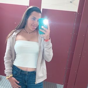 Meet your Posher, Chloe